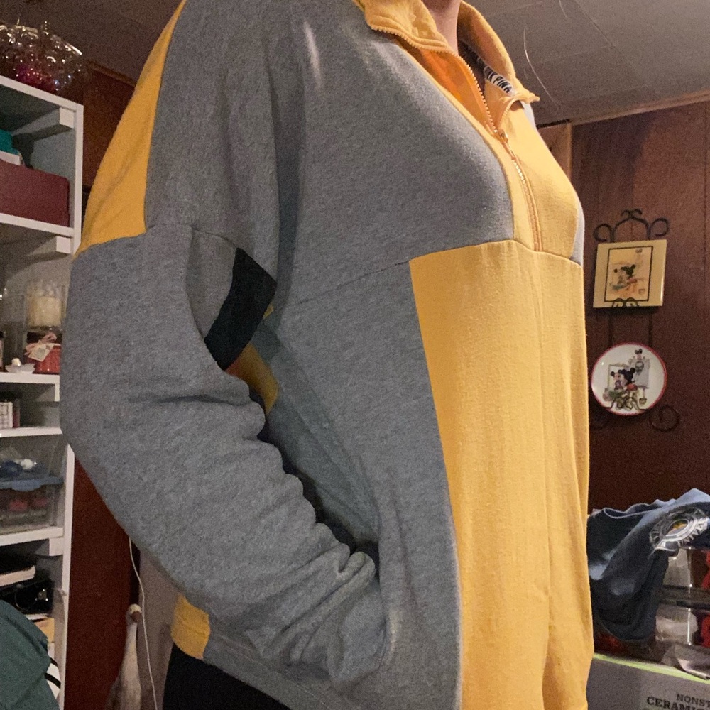 Pink Victoria’s Secret throw over with pockets